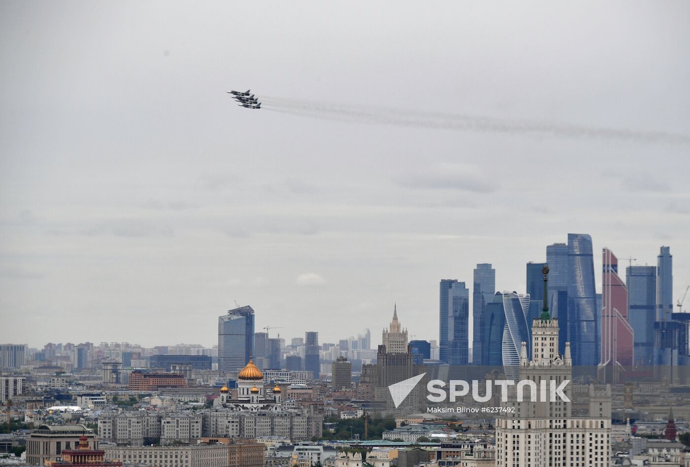 Victory Day flypast in Moscow