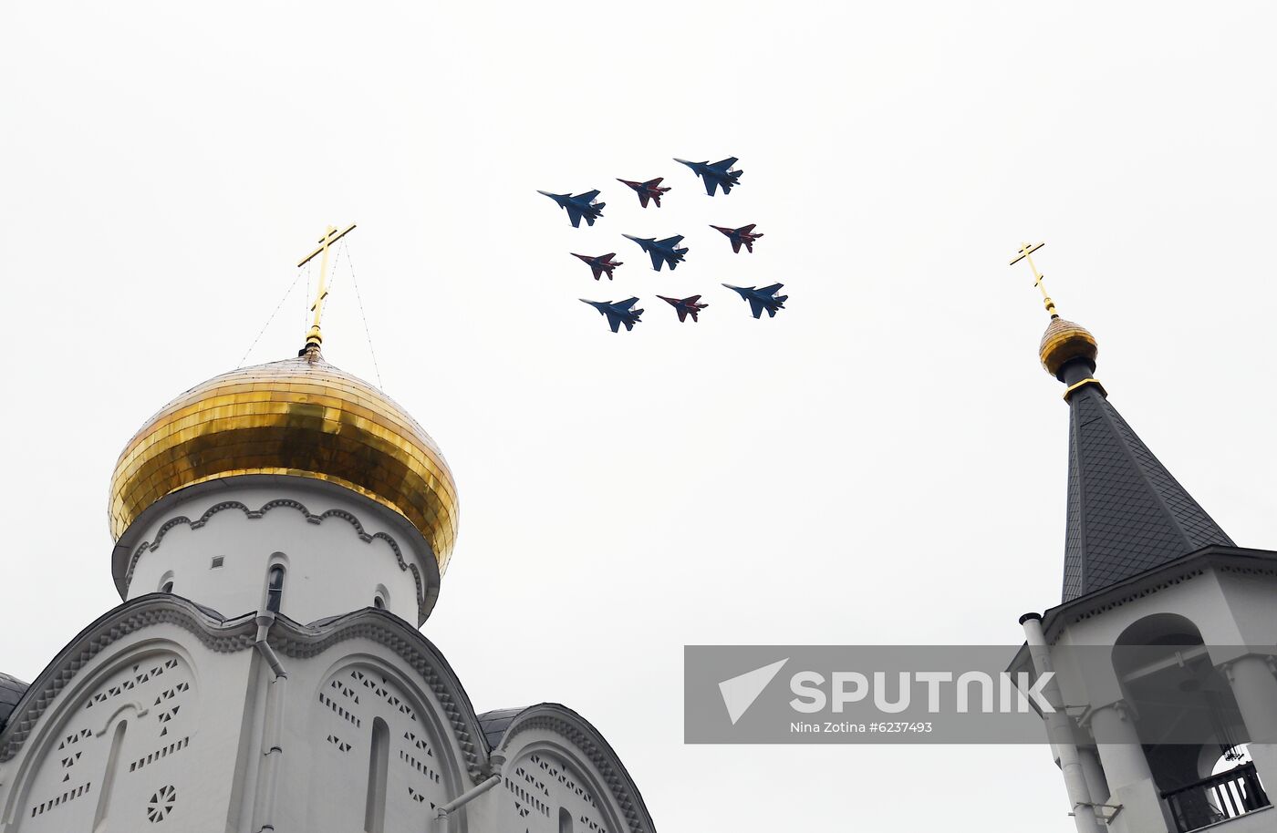 Victory Day flypast in Moscow