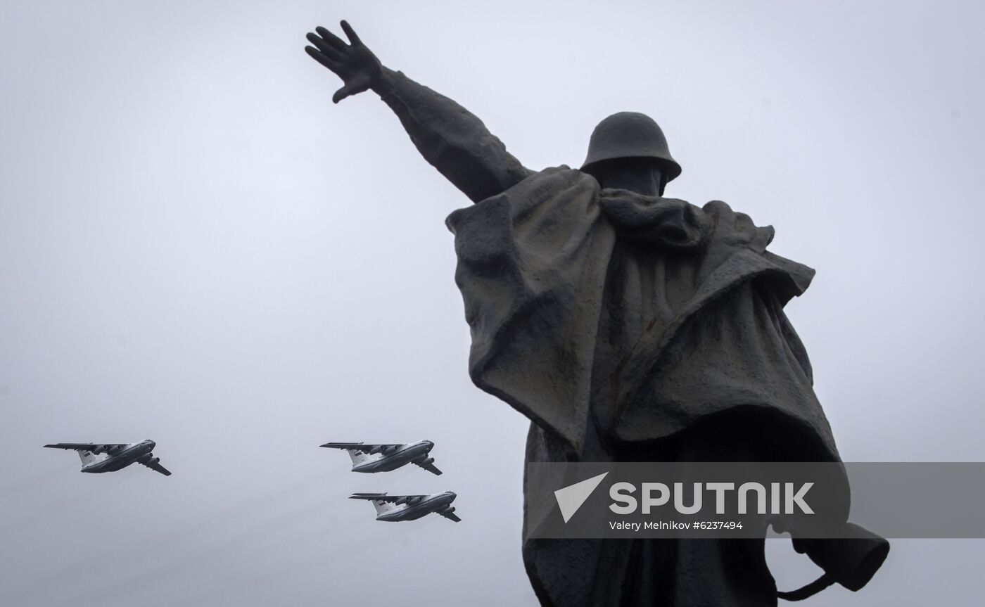 Victory Day flypast in Moscow