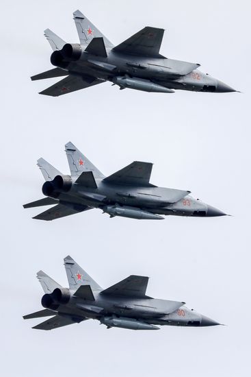 Victory Day flypast in Moscow