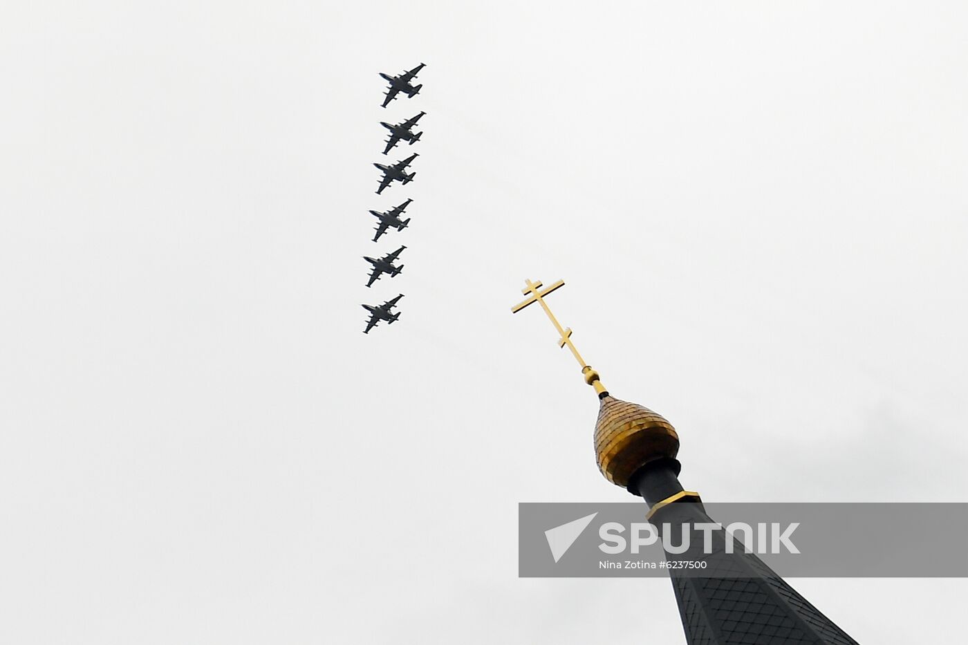 Victory Day flypast in Moscow