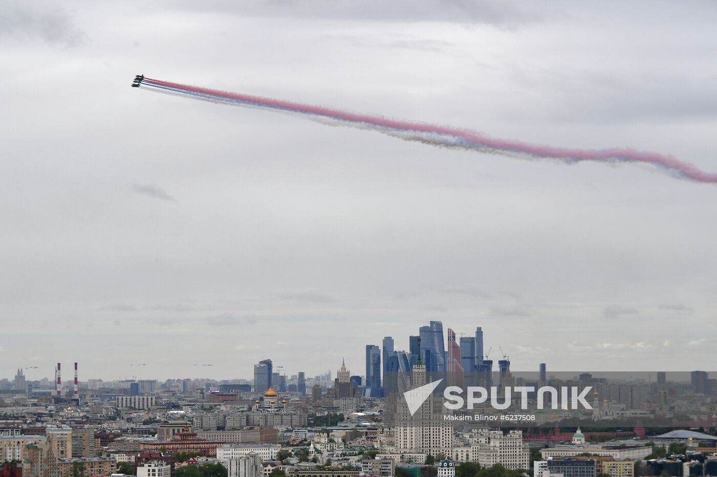 Victory Day flypast in Moscow