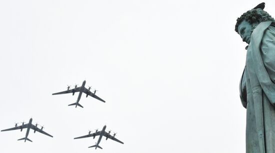 Victory Day flypast in Moscow
