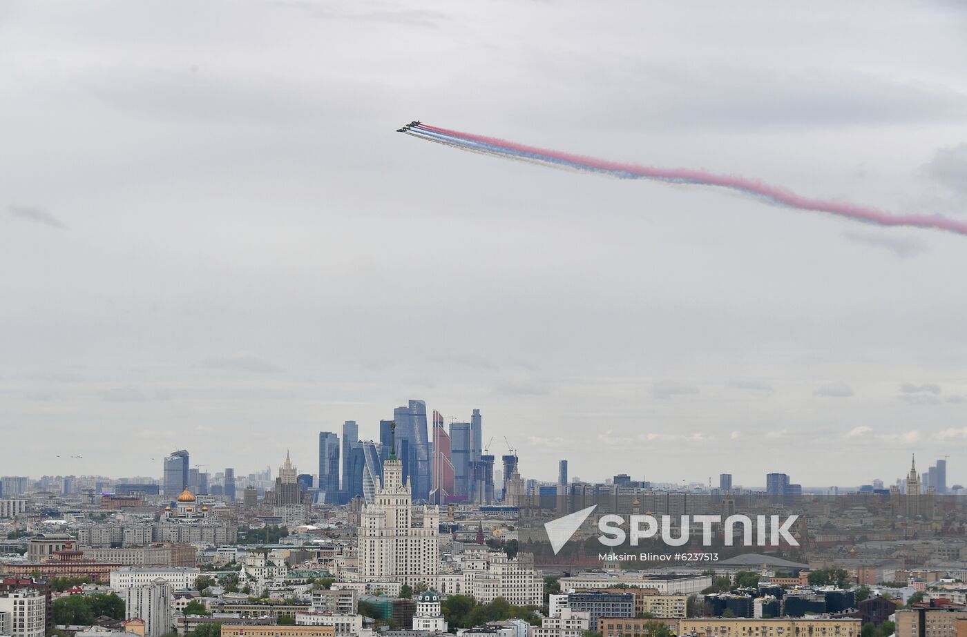Victory Day flypast in Moscow