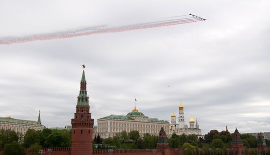 Victory Day flypast in Moscow