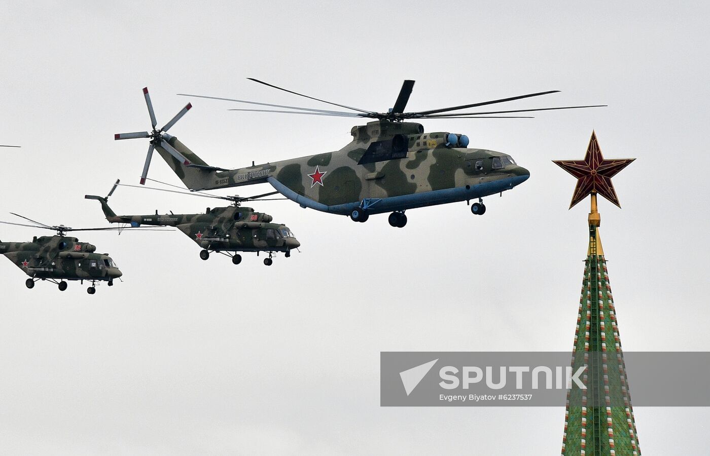Victory Day flypast in Moscow