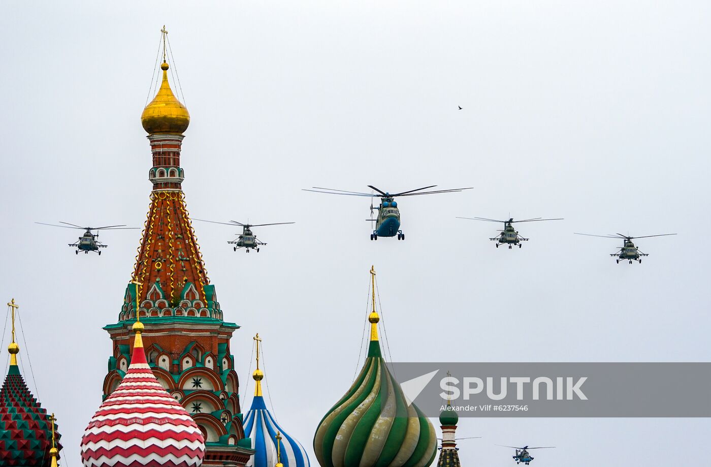 Victory Day flypast in Moscow