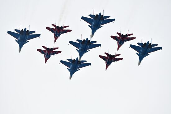 Victory Day flypast in Moscow