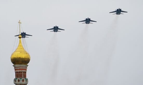 Victory Day flypast in Moscow