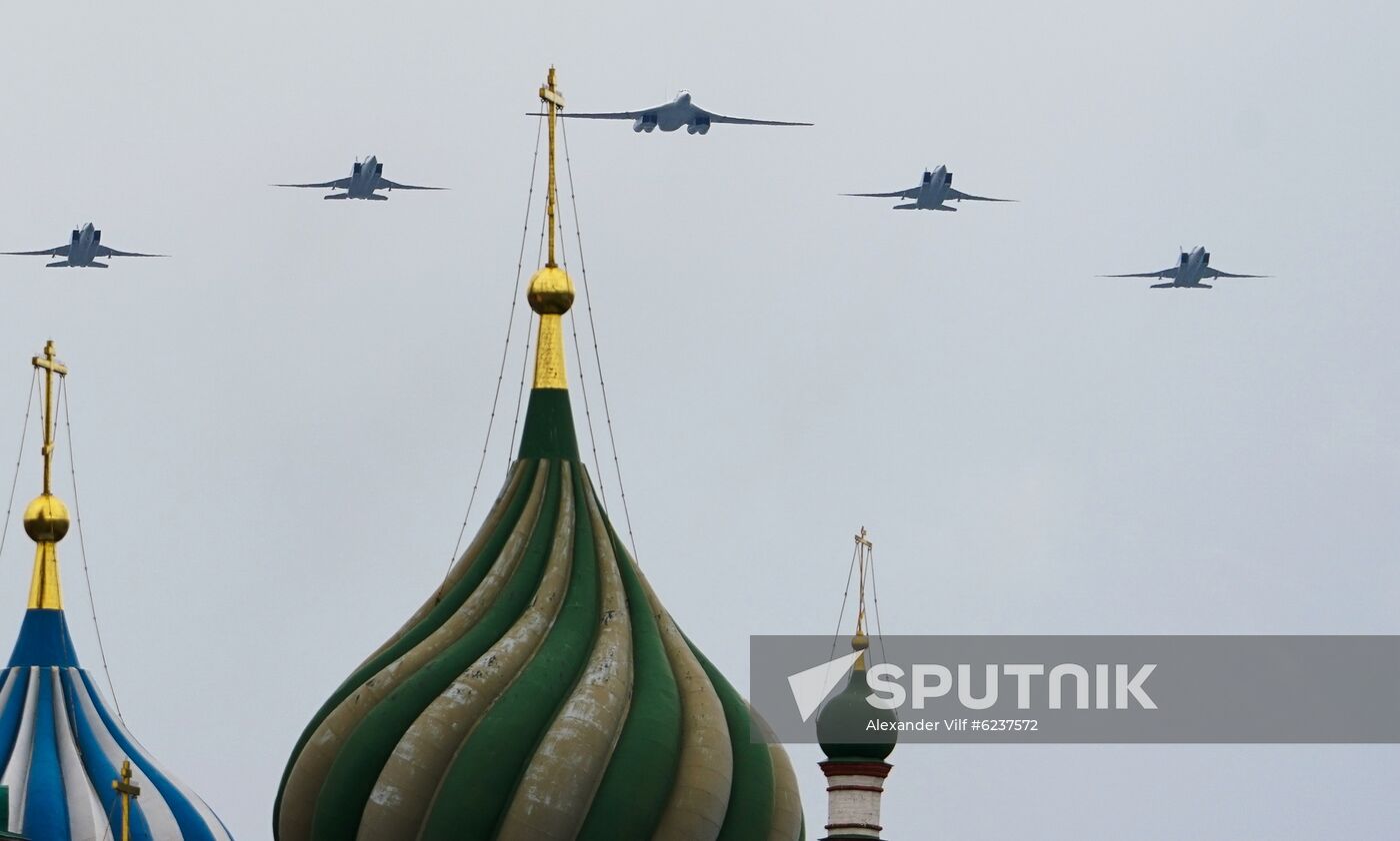 Victory Day flypast in Moscow