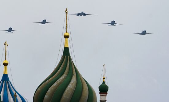 Victory Day flypast in Moscow