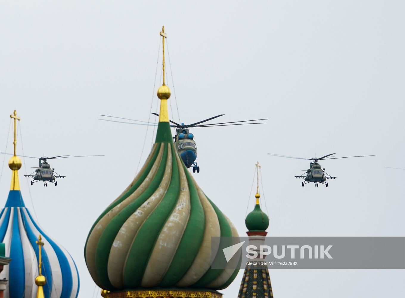 Victory Day flypast in Moscow