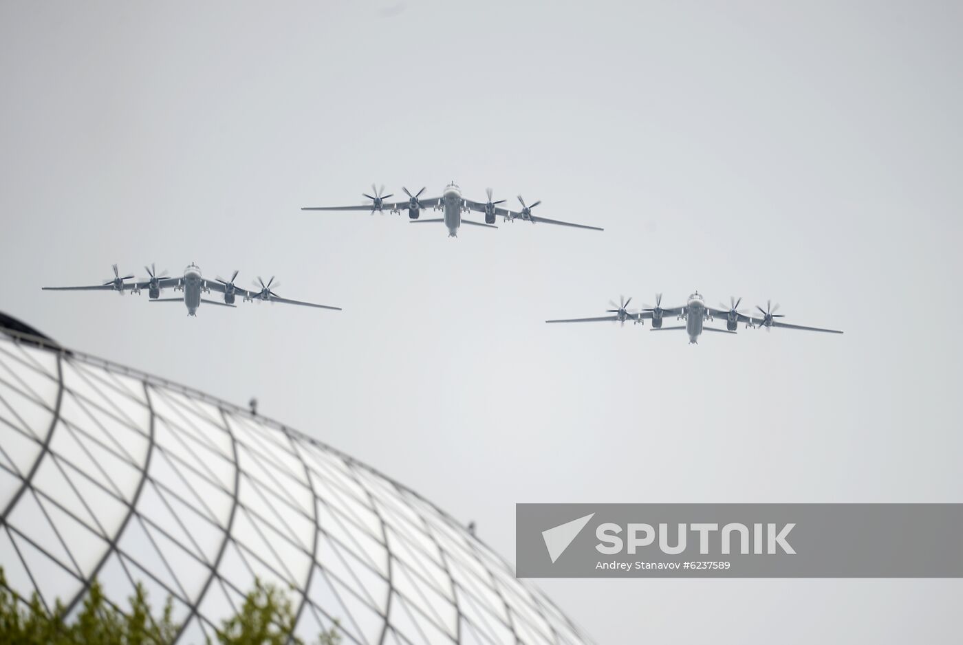 Victory Day flypast in Moscow