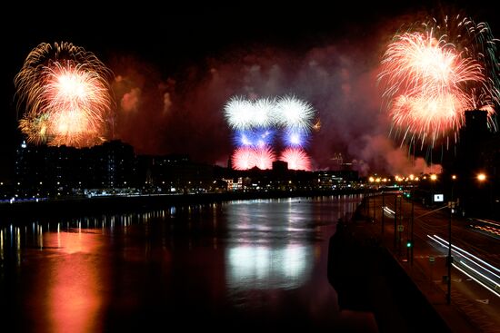 Fireworks marking 75th anniversary of Victory in Moscow