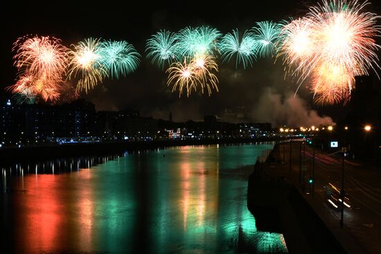 Fireworks marking 75th anniversary of Victory in Moscow