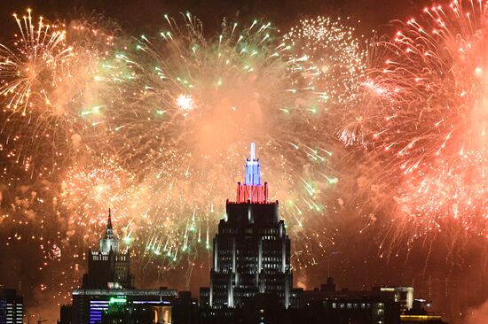 Fireworks marking 75th anniversary of Victory in Moscow