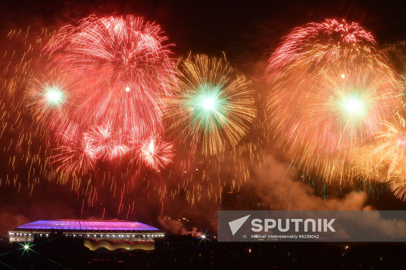 Fireworks marking 75th anniversary of Victory in Moscow