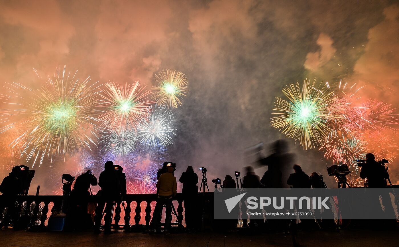 Fireworks marking 75th anniversary of Victory in Moscow