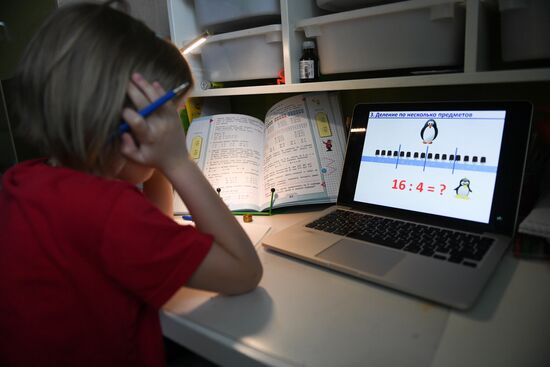 Russia Coronavirus Distance Learning