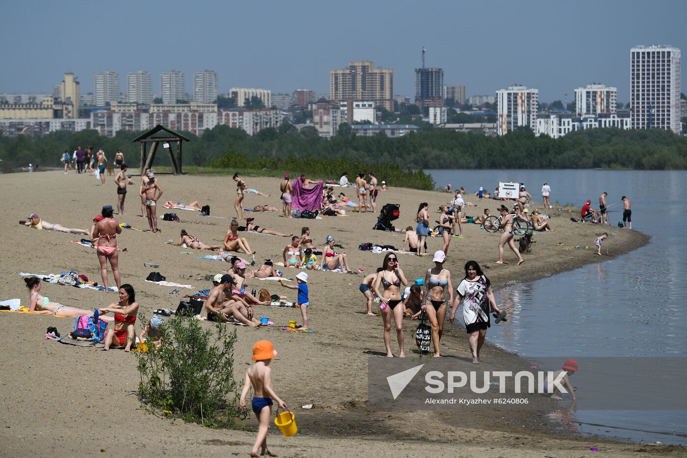 Russia Coronavirus Lockdown Ease