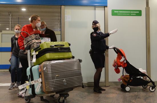 Russia Coronavirus Tourists Return 