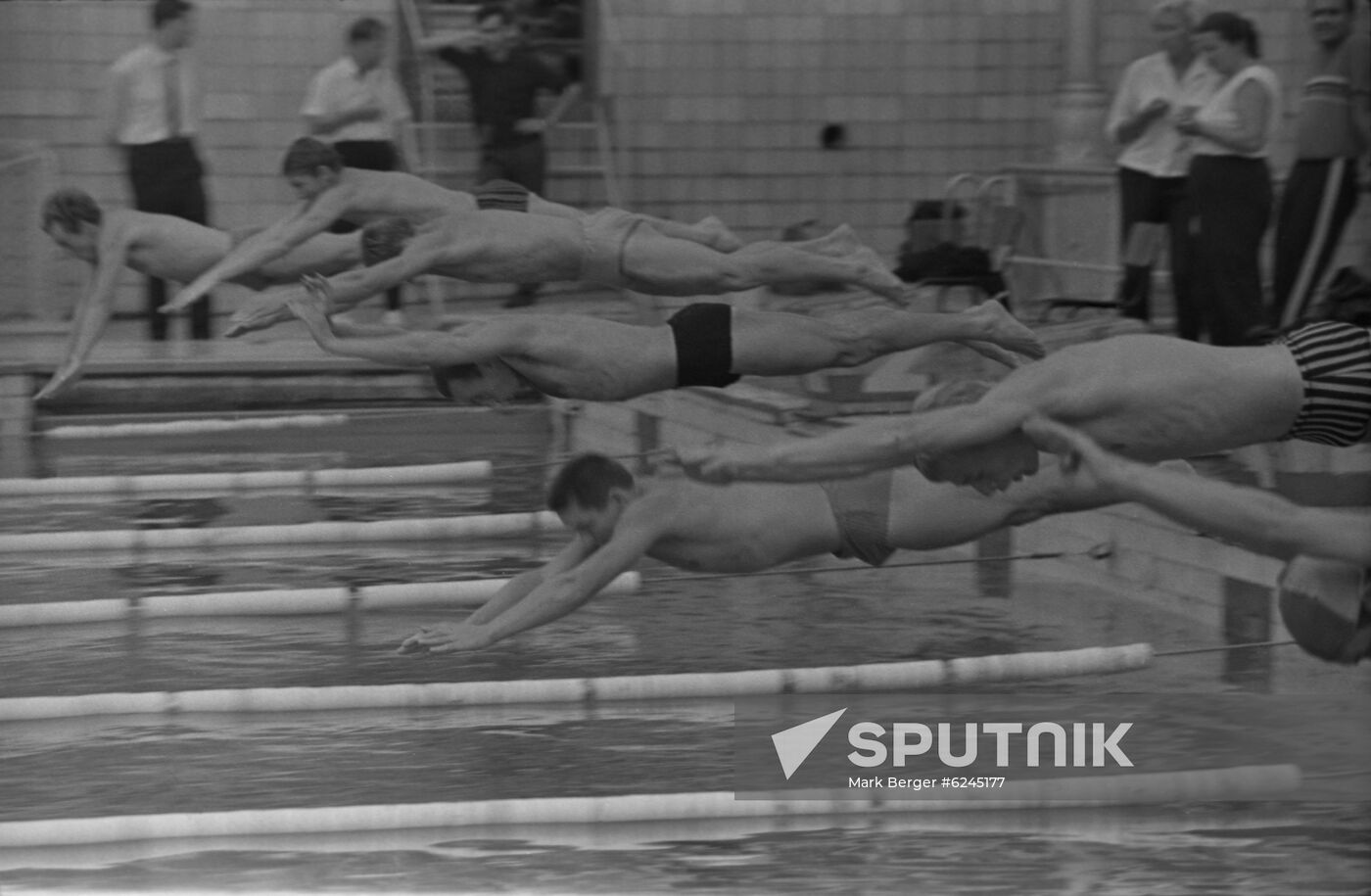 Komsomolskaya Pravda swimming competition