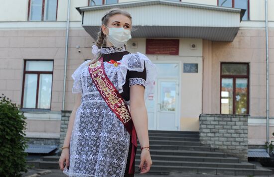 Russia Coronavirus Graduates Farewell Bell