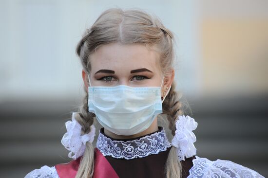 Russia Coronavirus Graduates Farewell Bell