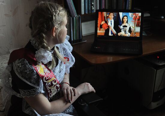 Russia Coronavirus Graduates Farewell Bell