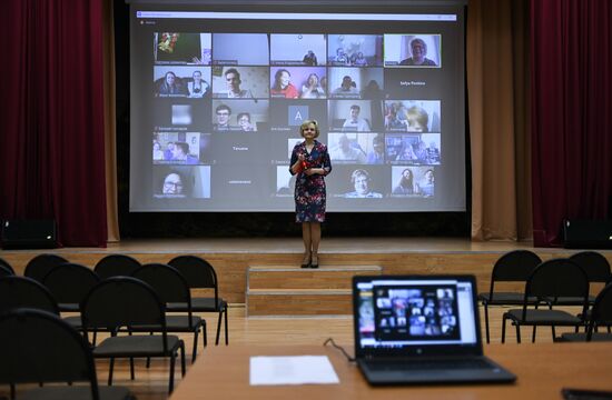 Russia Coronavirus Graduates Farewell Bell