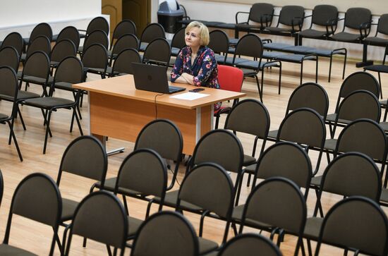 Russia Coronavirus Graduates Farewell Bell