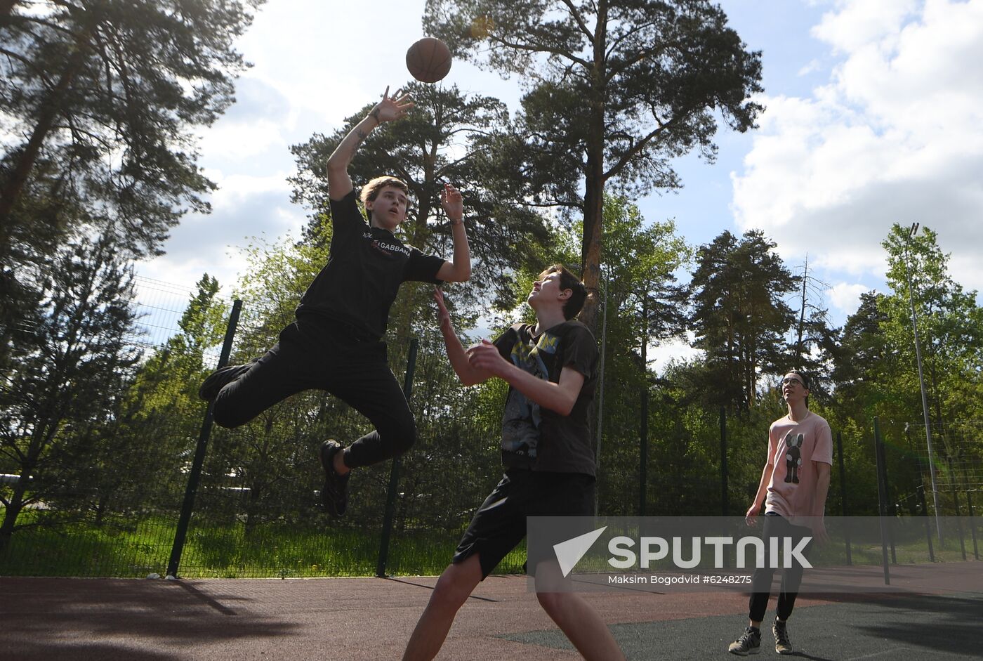 Russia Coronavirus Lockdown Ease