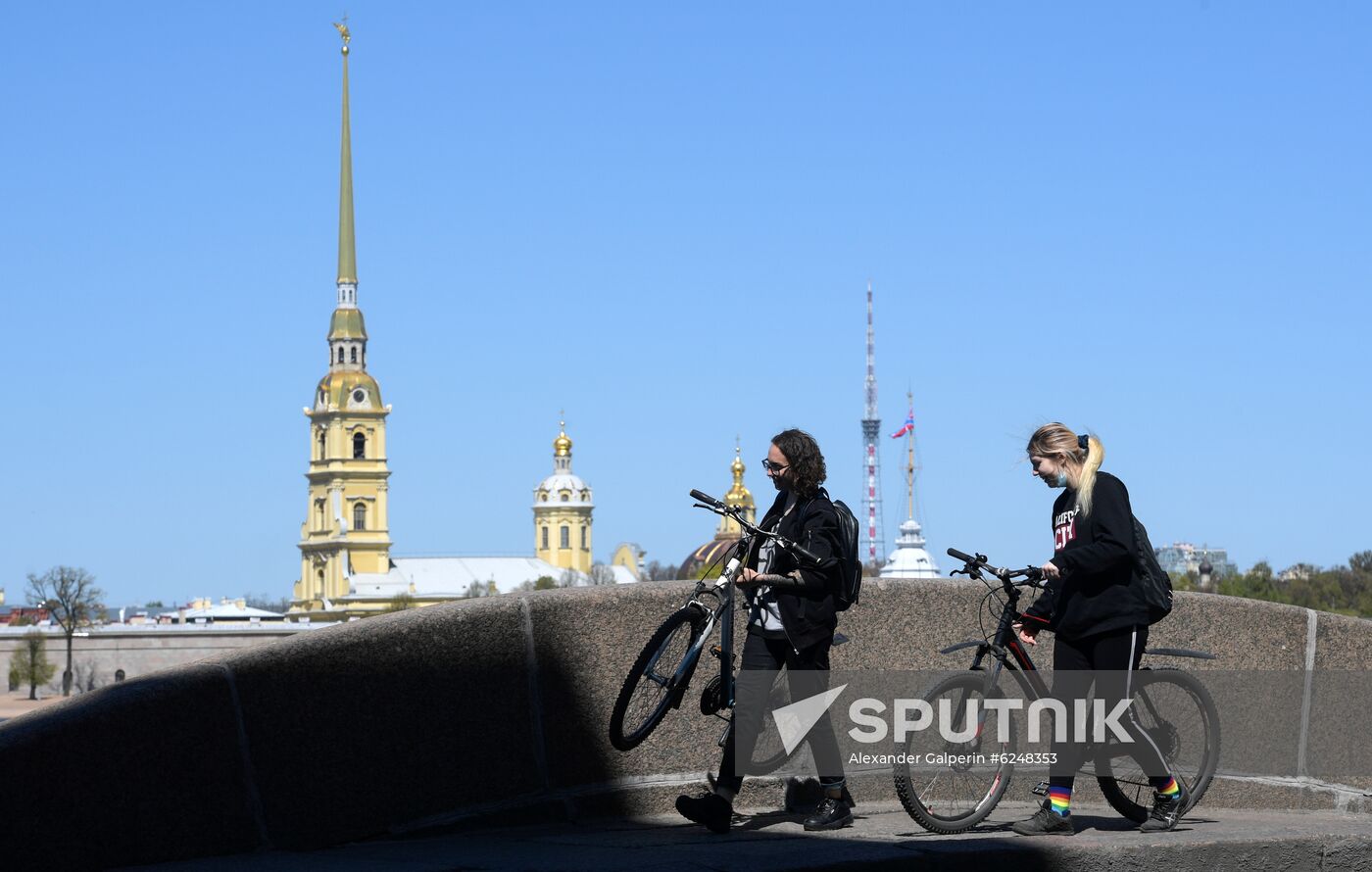Russia Coronavirus Graduates Farewell Bell