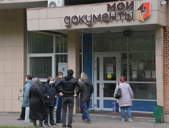 Russia Coronavirus Lockdown Ease 