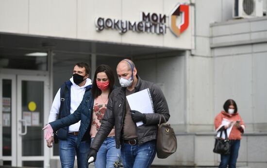 Russia Coronavirus Lockdown Ease 