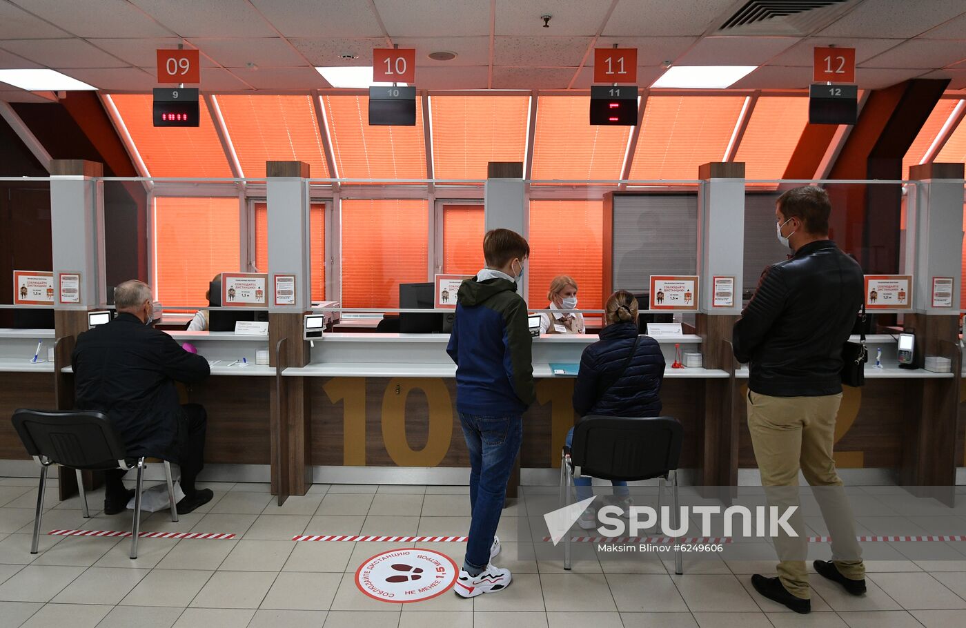 Russia Coronavirus Lockdown Ease 