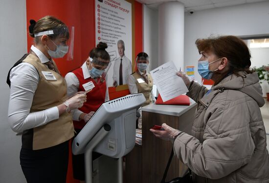 Russia Coronavirus Lockdown Ease 