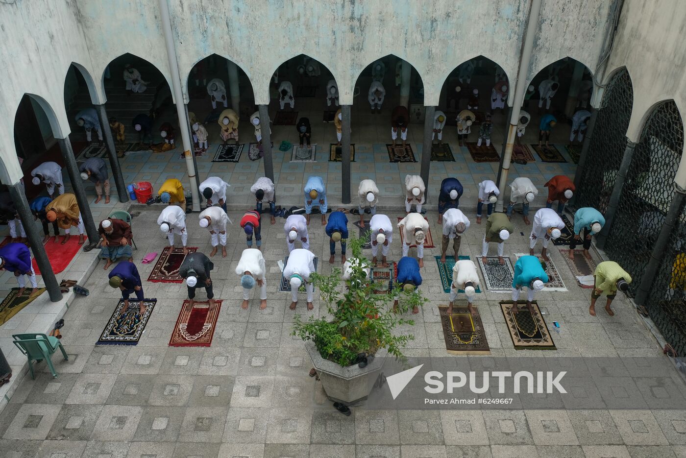 Eid al-Fitr Worldwide