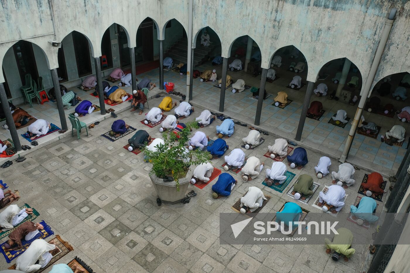 Eid al-Fitr Worldwide