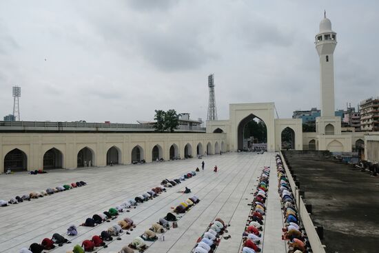 Eid al-Fitr Worldwide