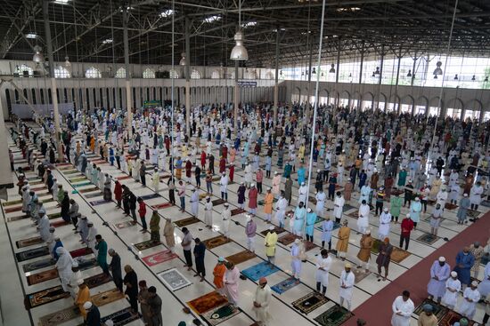 Eid al-Fitr Worldwide