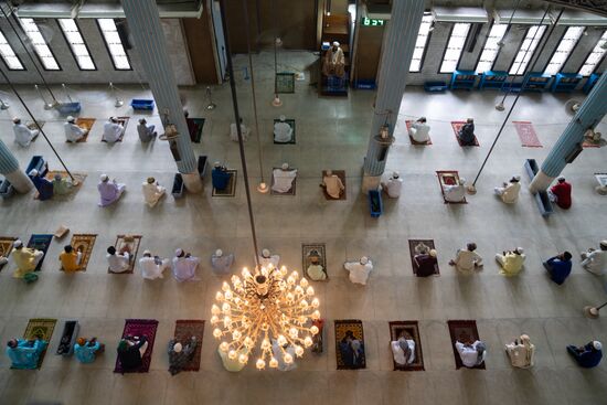 Eid al-Fitr Worldwide