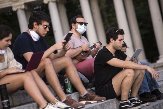 Spain Coronavirus Lockdown Ease 