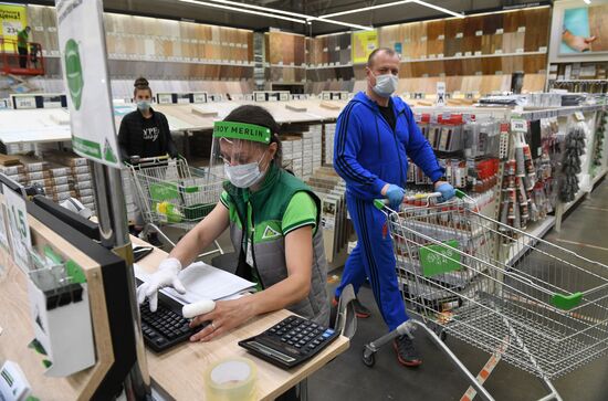 Russia Coronavirus Lockdown Ease