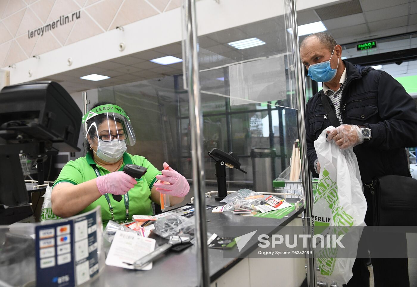 Russia Coronavirus Lockdown Ease