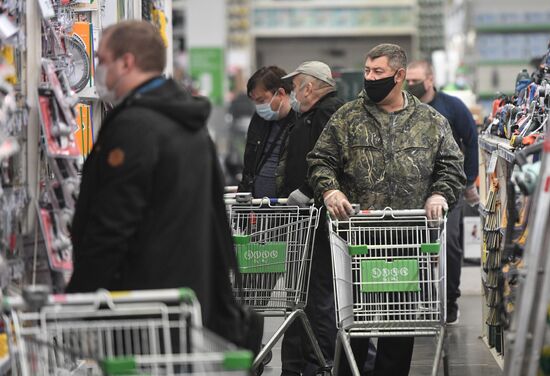 Russia Coronavirus Lockdown Ease