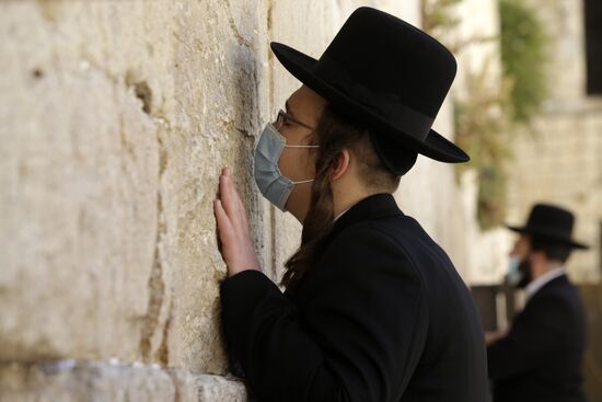 Israel Coronavirus Lockdown Ease