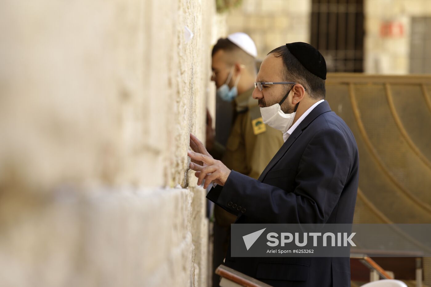 Israel Coronavirus Lockdown Ease