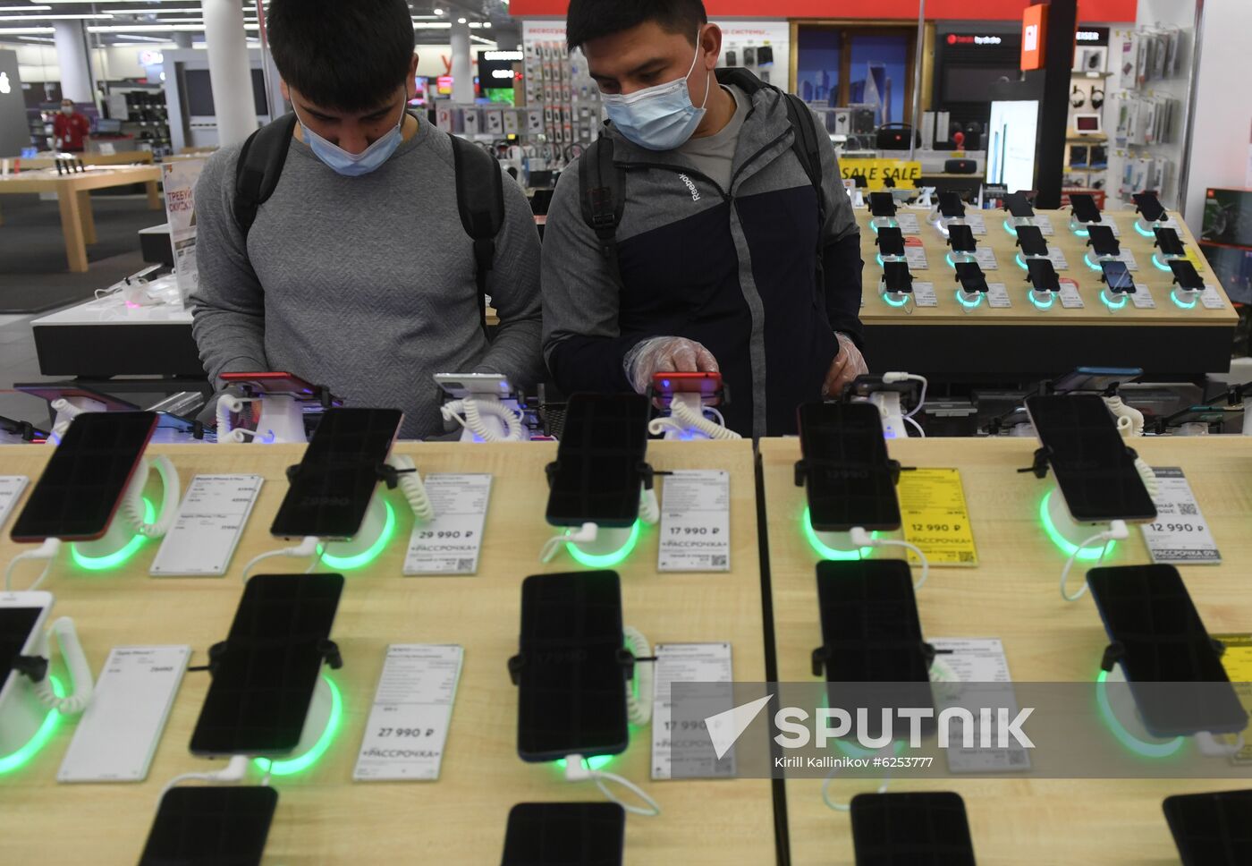 Russia Coronavirus Lockdown Ease