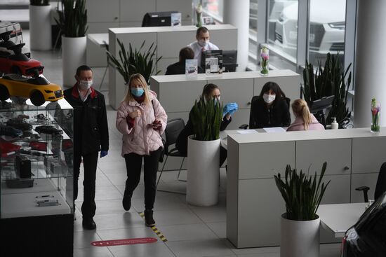 Russia Coronavirus Lockdown Ease